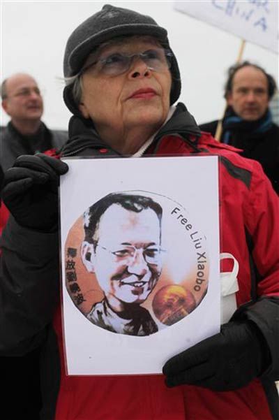 A protestor in support of Liu's release in Berlin.